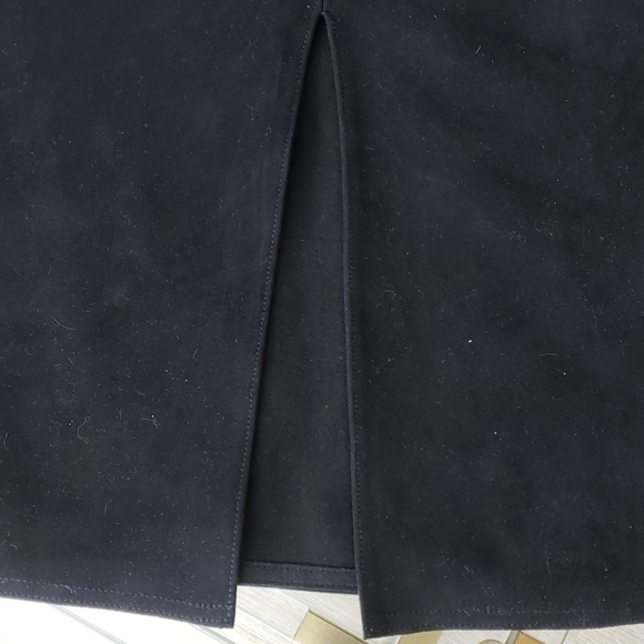 Babaton Suede Pencil Skirt - Picture 6 of 7